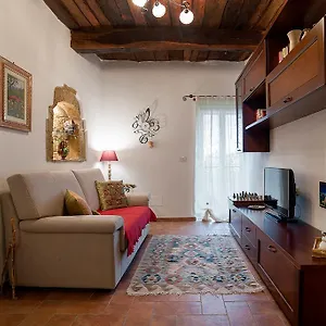 https://casetta-nella-fratta.it-tuscanyhotel.com