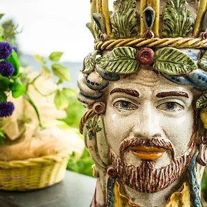 https://la-residenza-dei-mori.taorminaitalyhotels.com